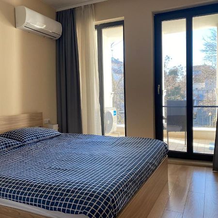 Brand New Apartment With Outdoor Swimming Pool Varna Eksteriør billede