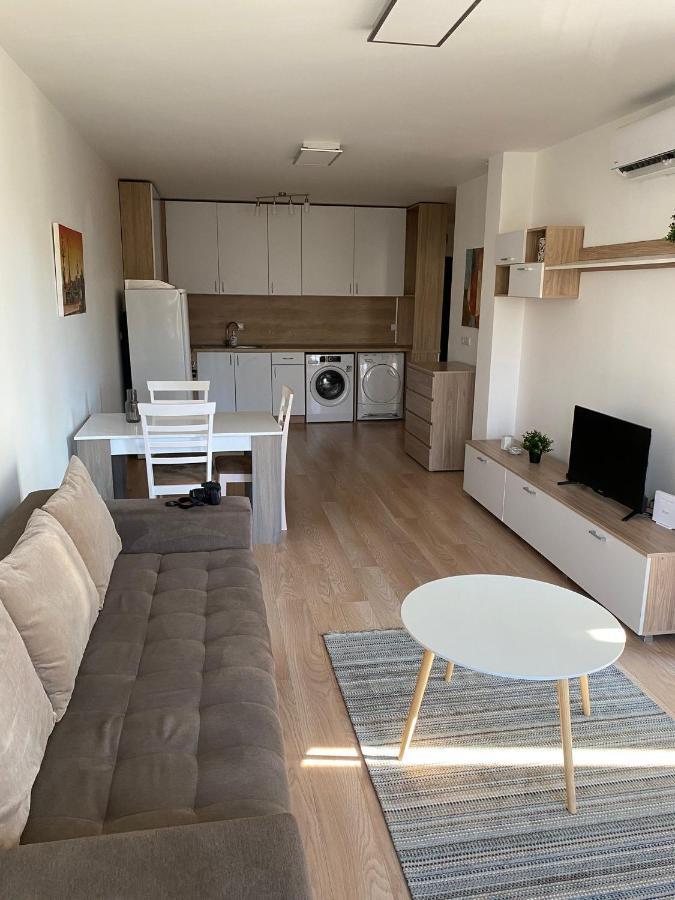Brand New Apartment With Outdoor Swimming Pool Varna Eksteriør billede